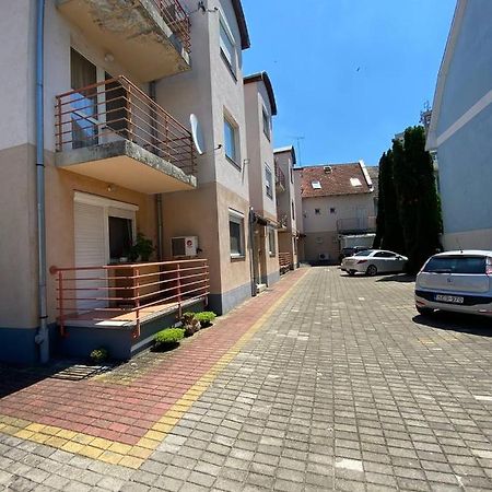 Buborek Apartman Hajduszoboszlo Exterior photo